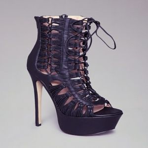 Bebe aldea knotted open booties in black